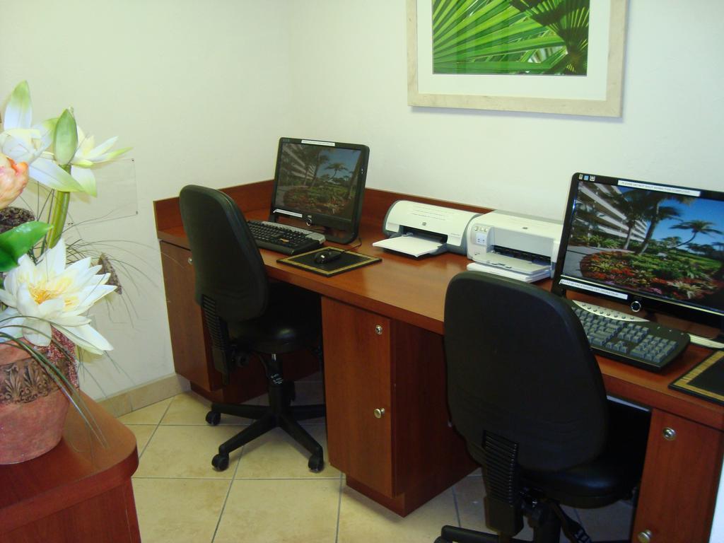 Golden Strand Resort Sunny Isles Beach Extérieur photo