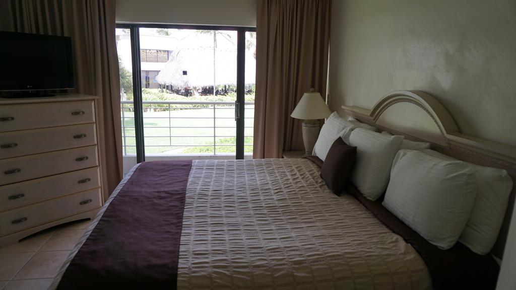 Golden Strand Resort Sunny Isles Beach Extérieur photo