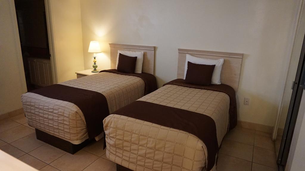 Golden Strand Resort Sunny Isles Beach Extérieur photo