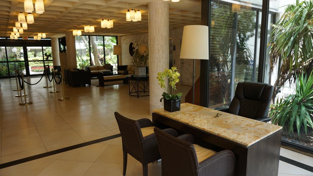 Golden Strand Resort Sunny Isles Beach Extérieur photo