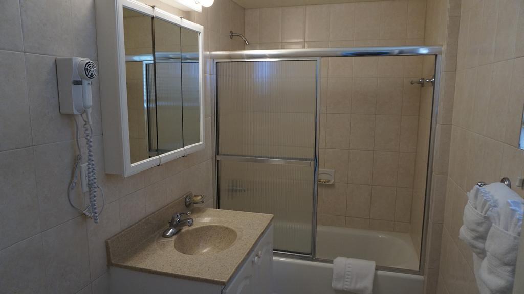 Golden Strand Resort Sunny Isles Beach Extérieur photo